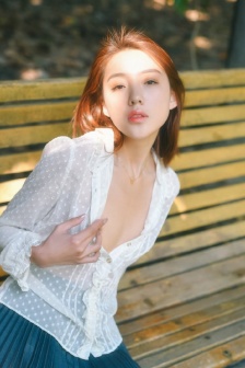 少妇浴室精油按摩2